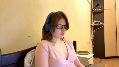 NettieSaunier live from France