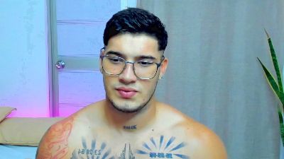 Nick_kollins1 live from Colombia