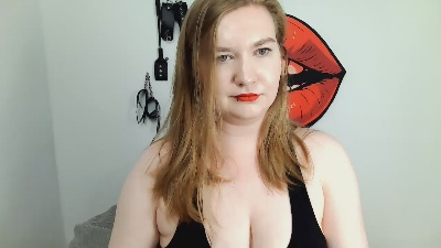 NikkiTemptress live from Germany