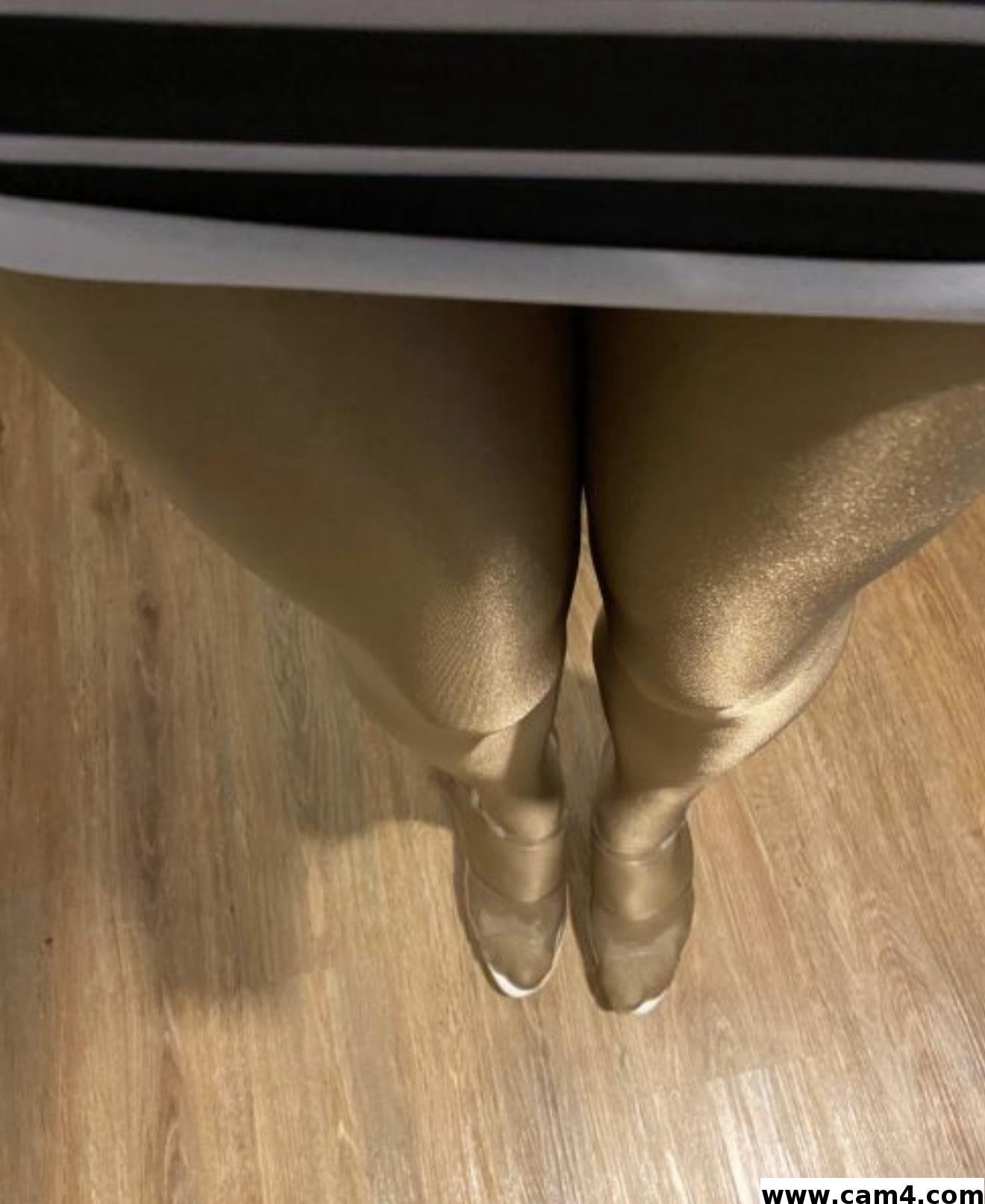 NylonQueen87 live from Germany