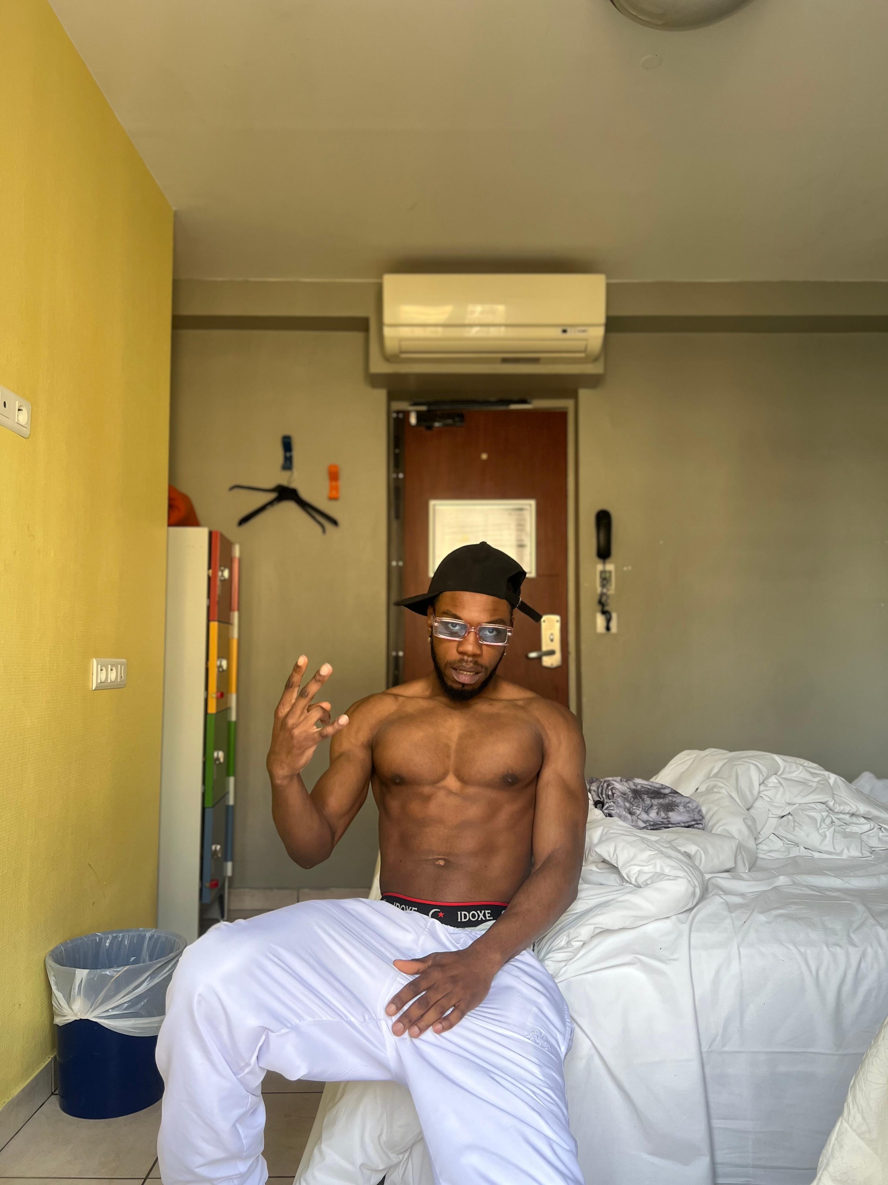 Okoutaku69 live from France