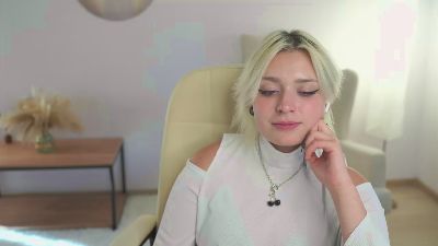 OpheliaPalomba live from United States