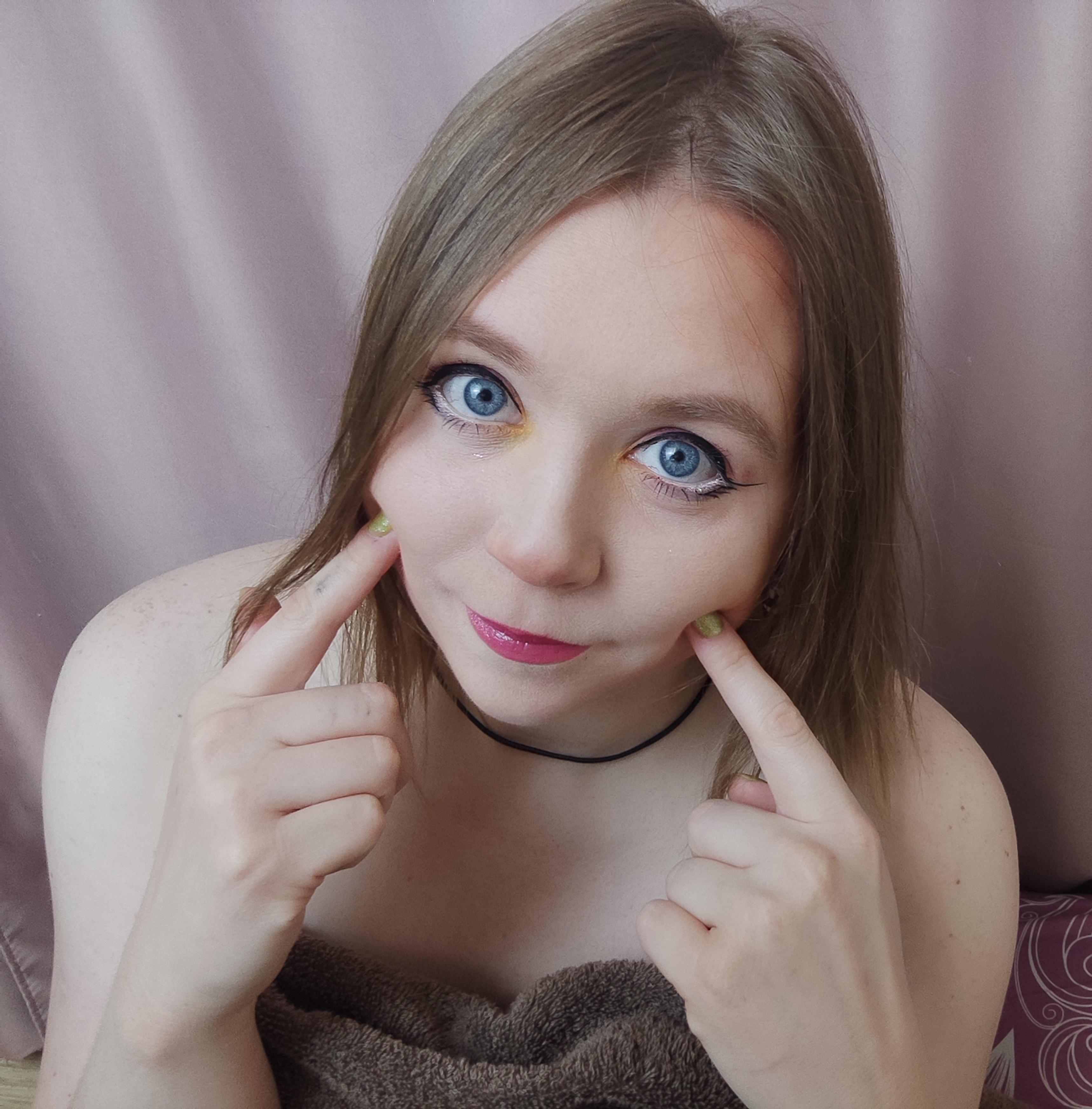 PlumpyAlice live from United States
