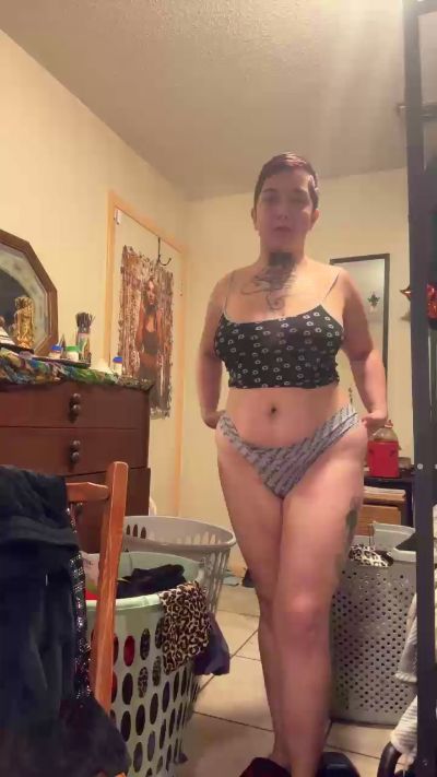 QueenDionysus live from United States