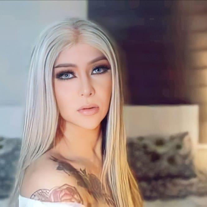 Queen_NikkitaX live from Philippines