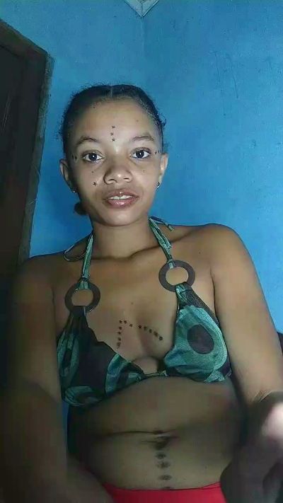 Raissah26 live from Madagascar