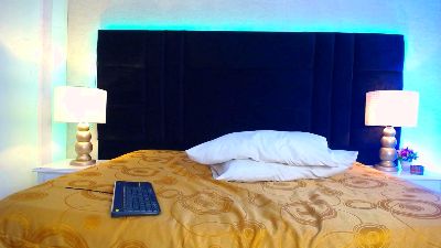 RavenCox live from Colombia