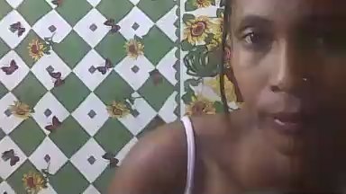 Reine2delice live from Madagascar