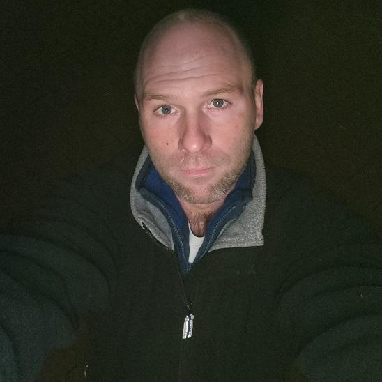 RobertDoof84 live from Netherlands