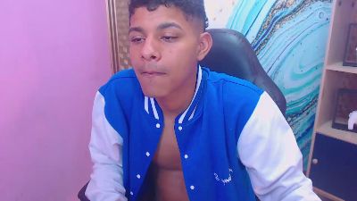 Robert_Jhomns live from Colombia