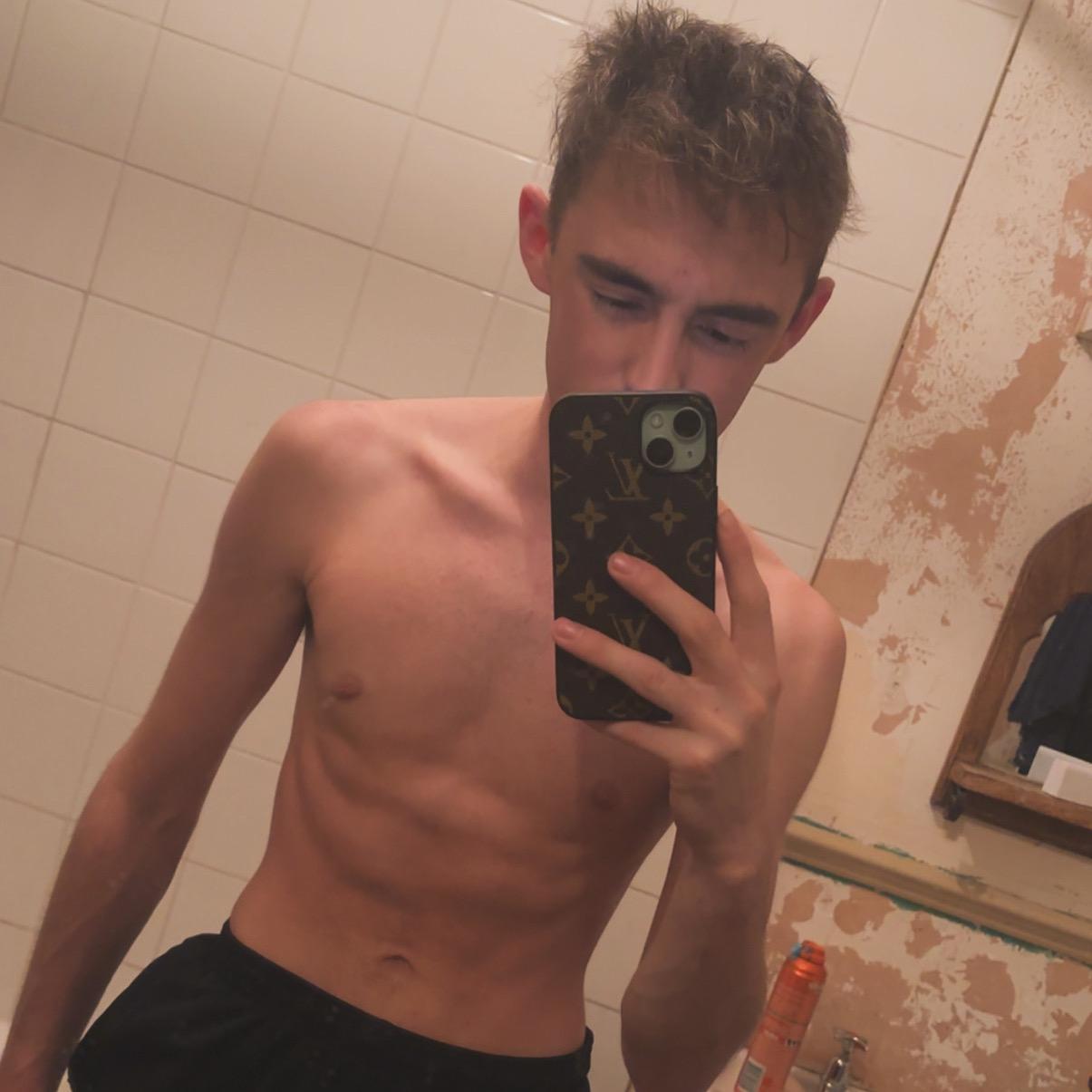 Samtwink69 live from United Kingdom