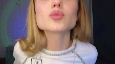 SandraSanvee live from Netherlands