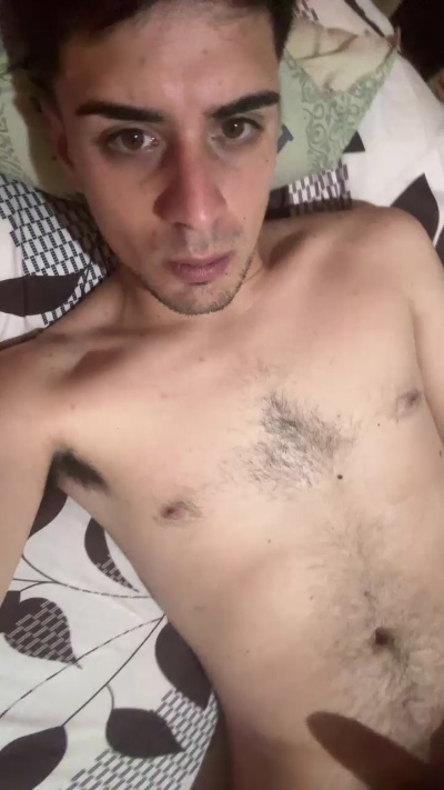 Santi0019 live from Argentina