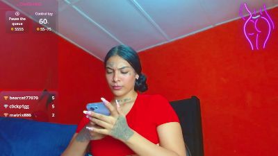 Scaarlethh live from Colombia