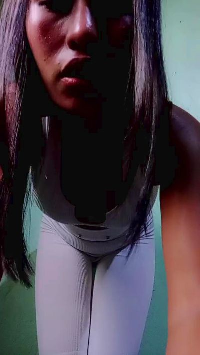 Scarlett_pee live from Chile