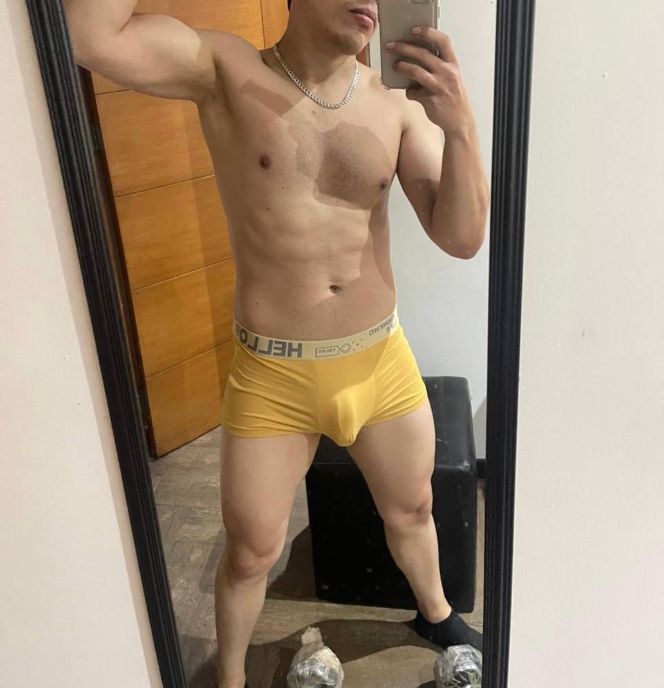 Sebas_RiveraOn live from Peru