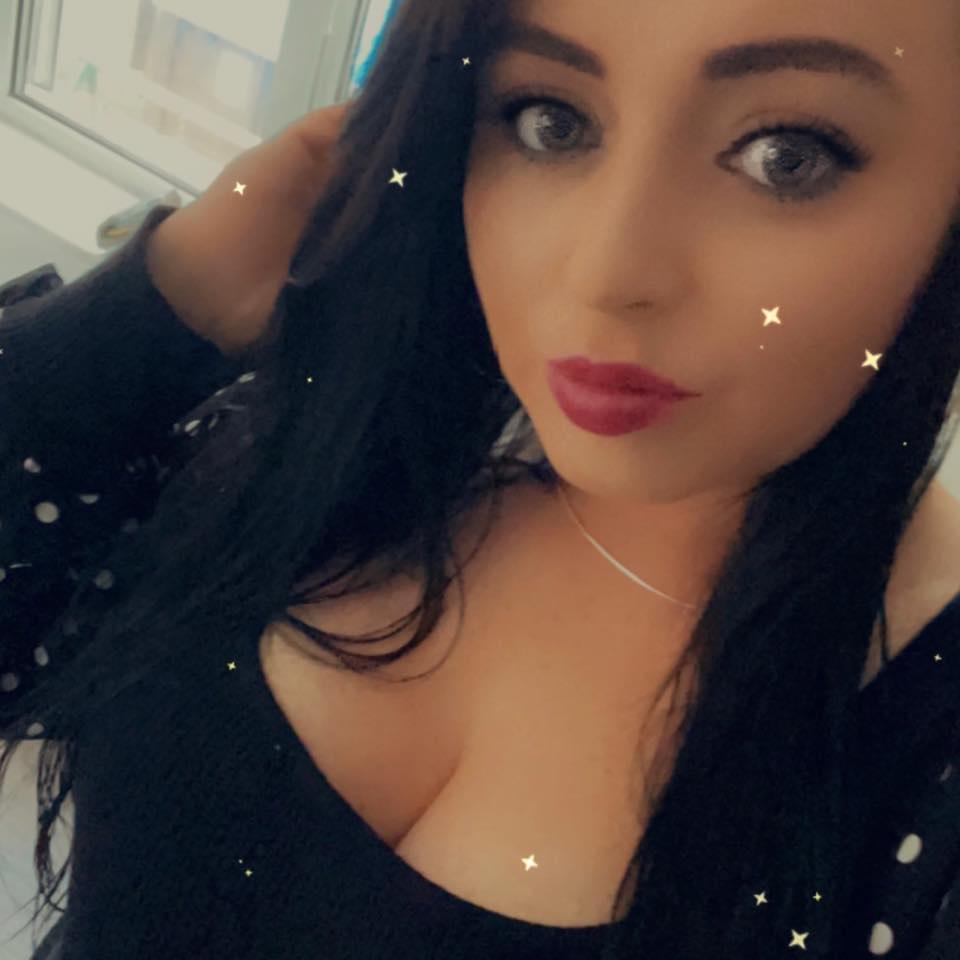 Sexxkittern87 live from United Kingdom