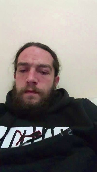 Sexy1992q7 live from United Kingdom