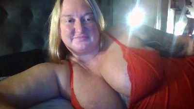 Sexy_Milf_kat live from United Kingdom