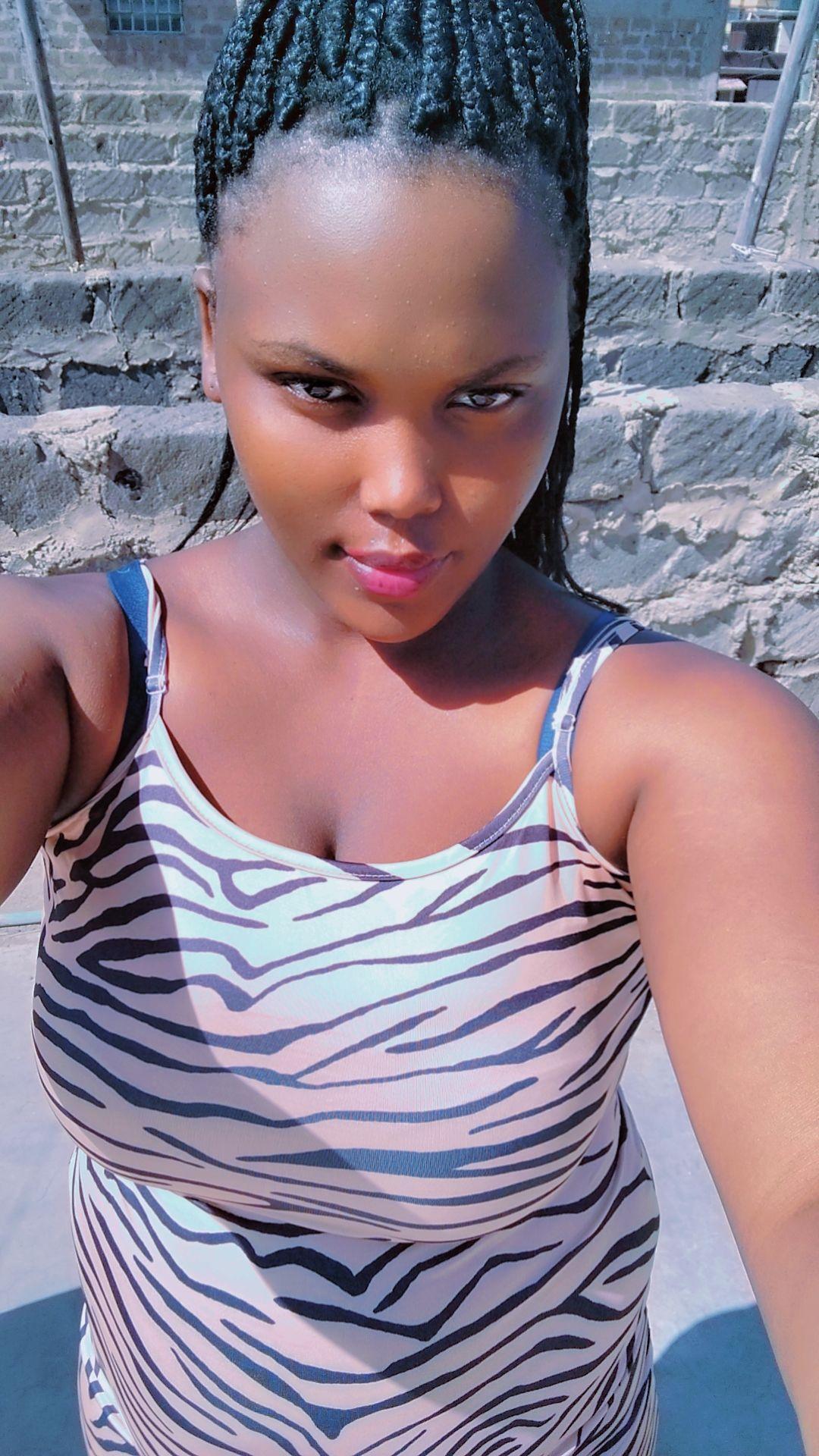Sexydoren live from Kenya