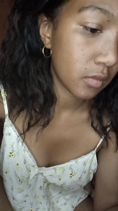 ShamyXx live from Madagascar