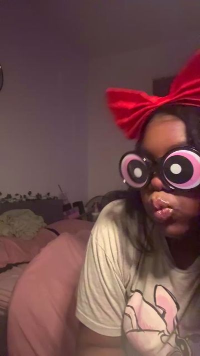 ShayAfterDark live from United Kingdom