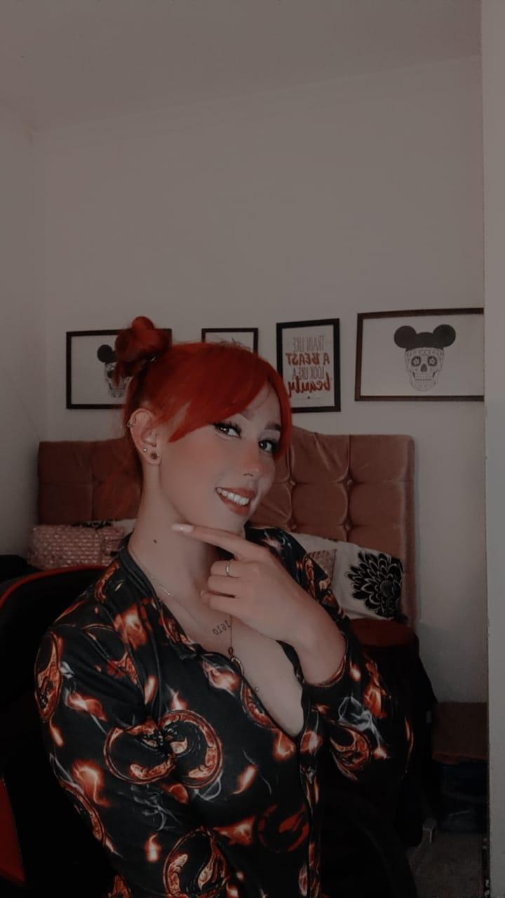 Skarlet_Adams live from Colombia