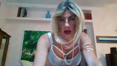 SofiaRicci live from Italy