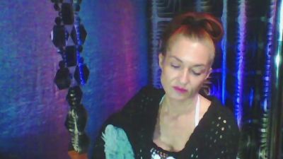 Soniahottie1 live from United Kingdom