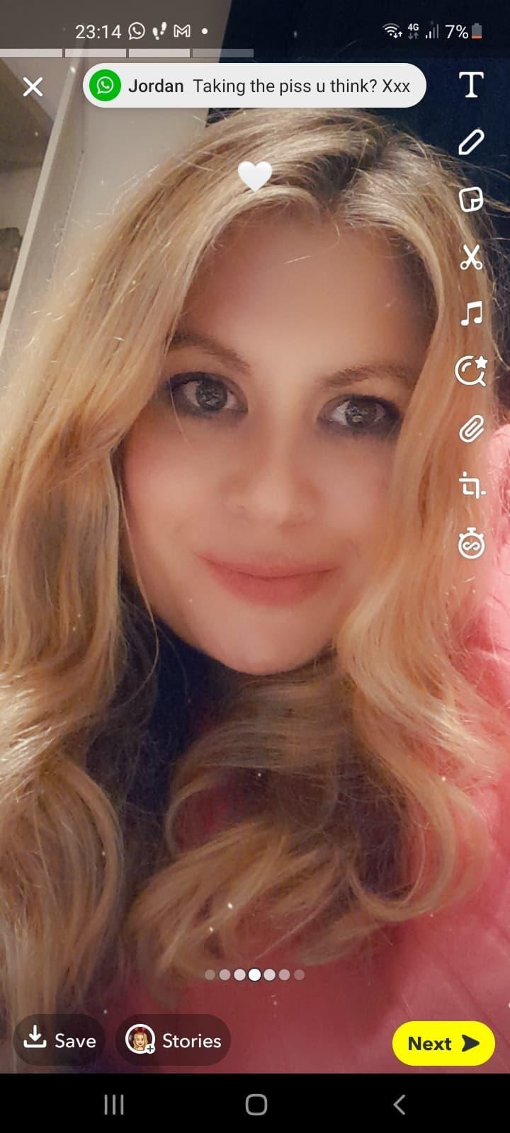Sophiebabe1 live from United Kingdom