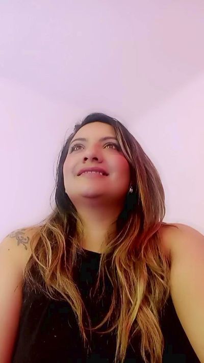 Star_rose18 live from Colombia