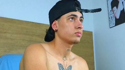 StivenBenet live from Colombia