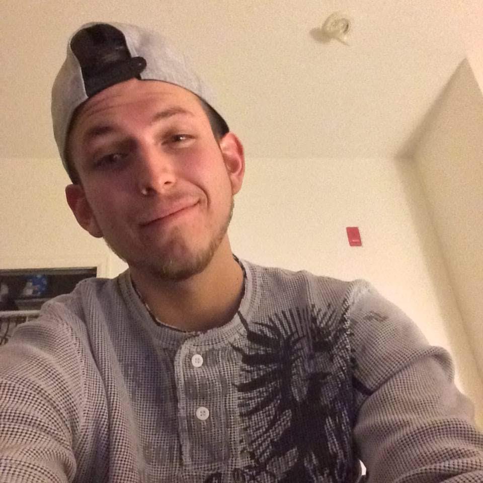 Suckmedryy23 live from United States