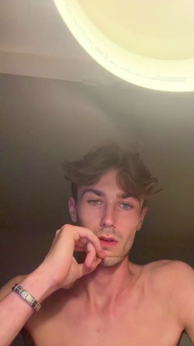 Sully0 live from United Kingdom