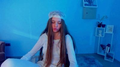 SuzieNorn live from United States