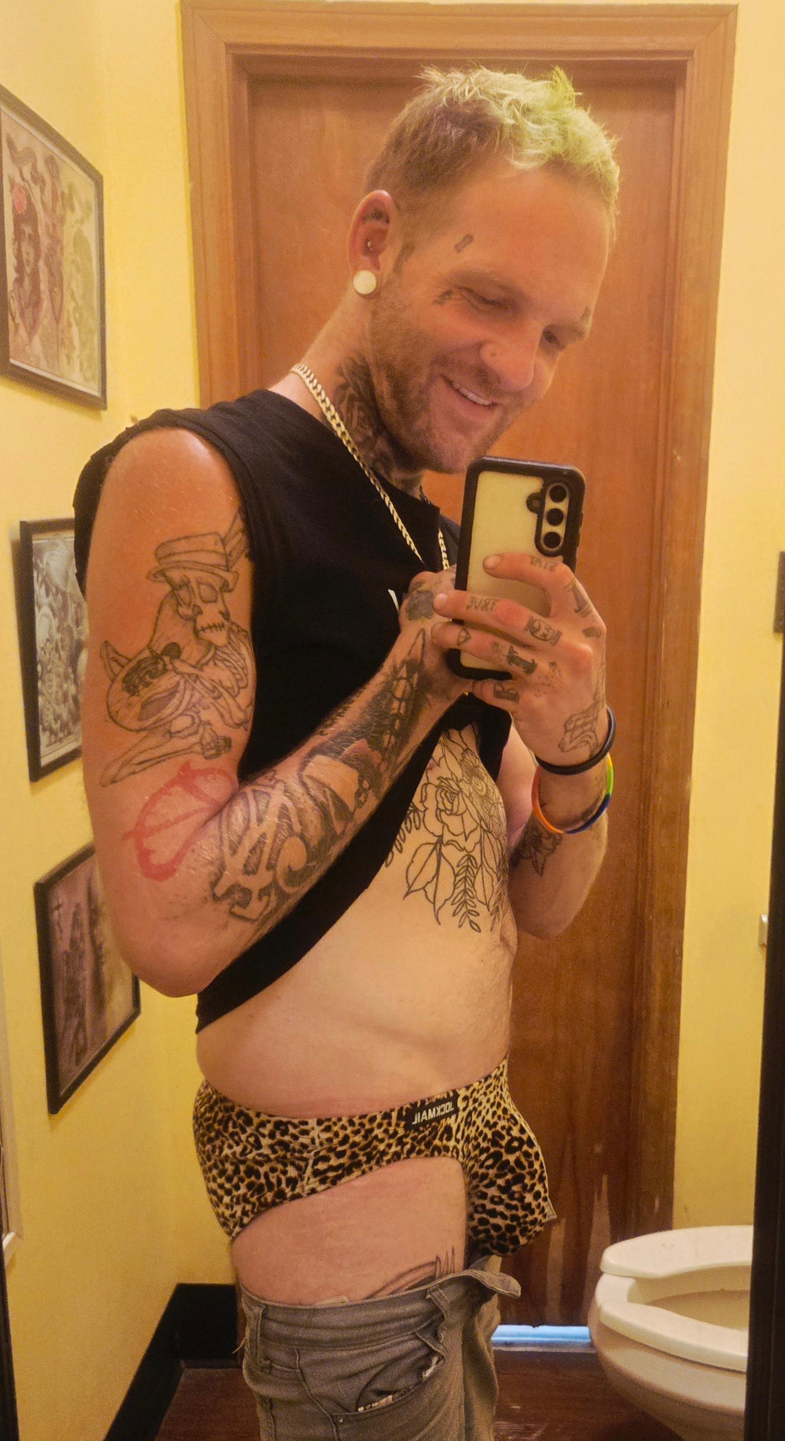 Tattoosntrouble live from United States