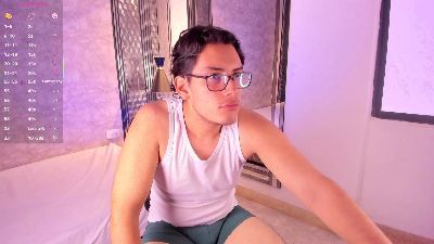 TheoHart live from Italy