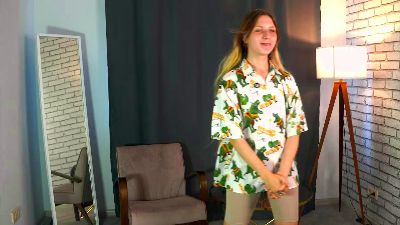 TiffaniePhilson live from France