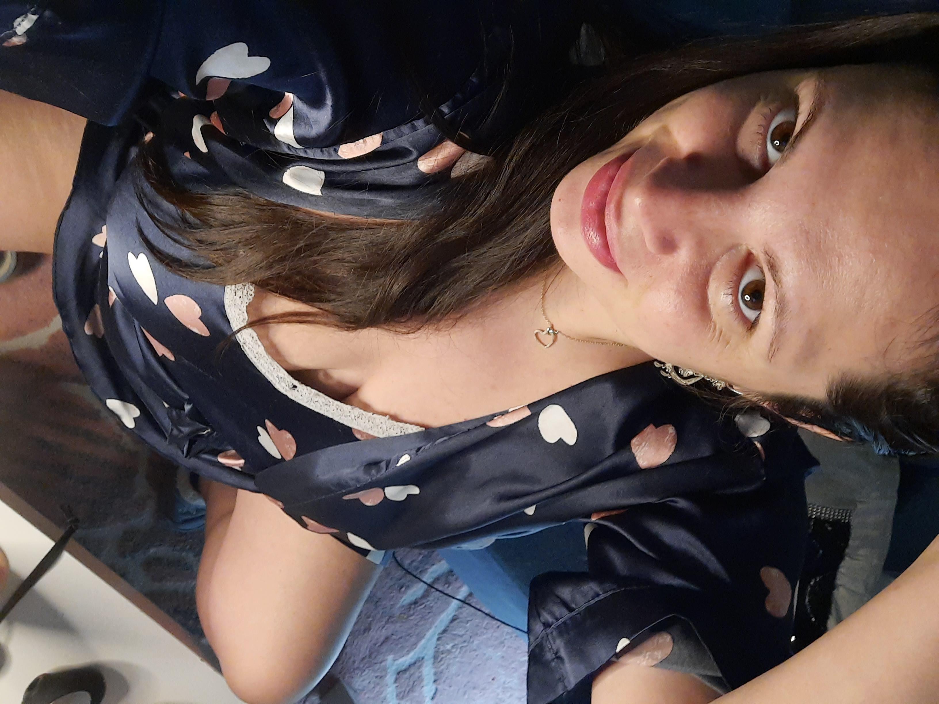 Tininha6968 live from Portugal