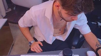 TomEllisX live from United States