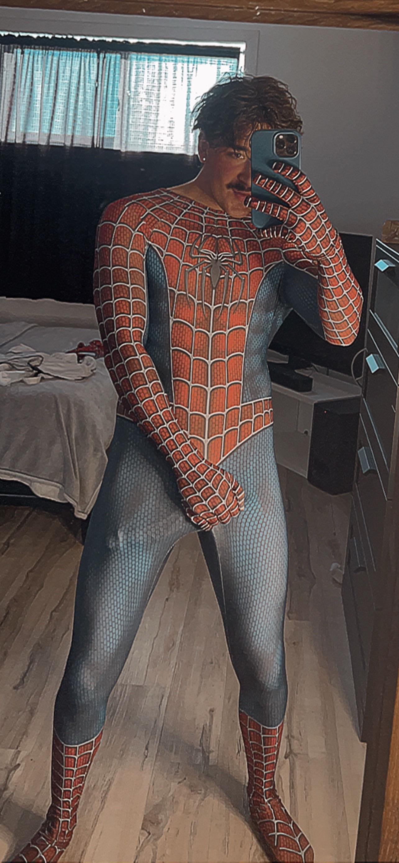 Tonybigdick123 live from Canada