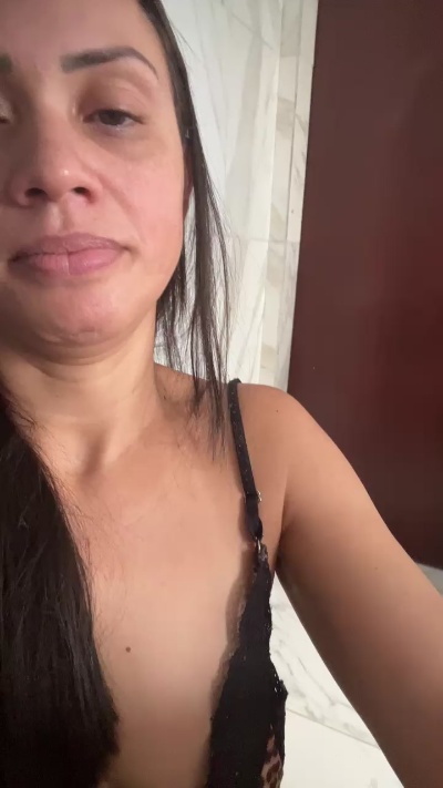 Vaninha3 live from Brazil