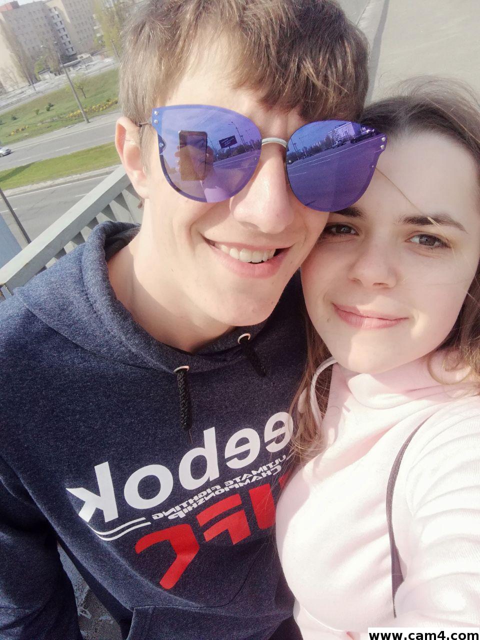 VeryHotCouple live from United States