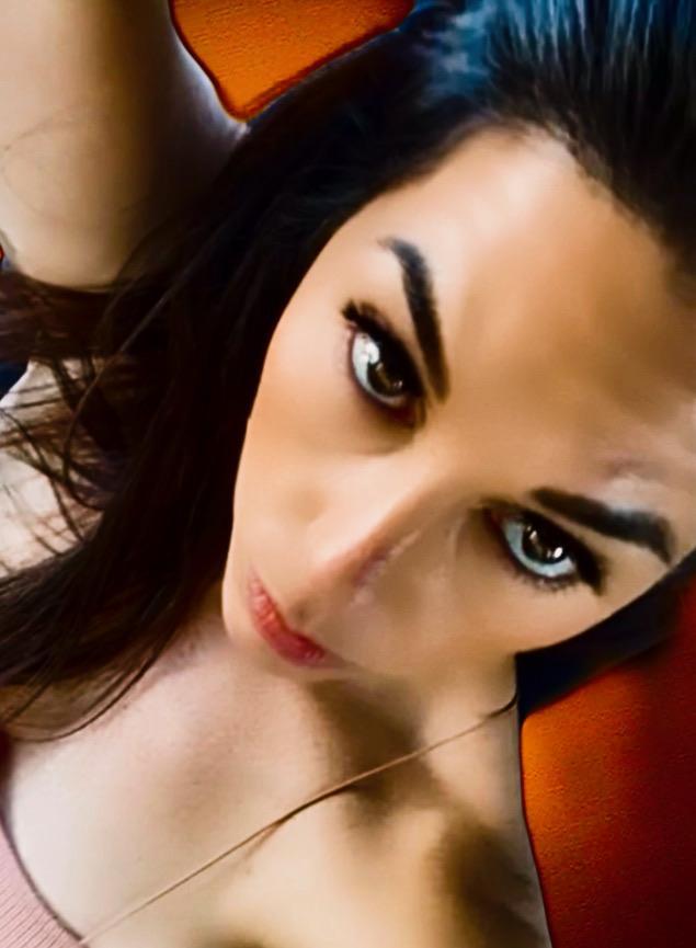 Vesper_Romeo live from United States