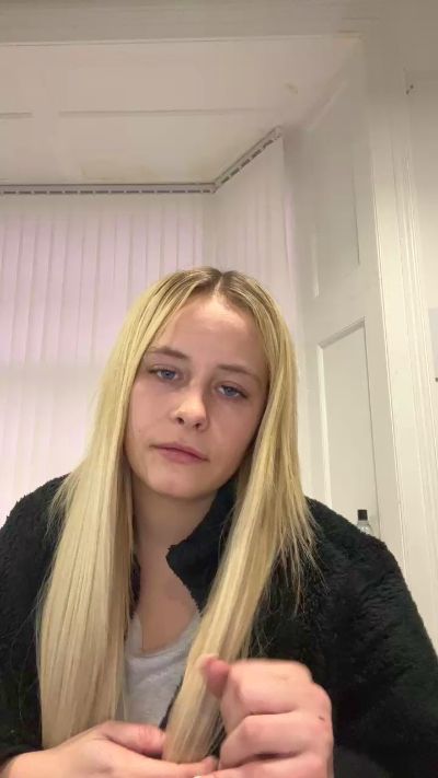 Whiteyyy1 live from United Kingdom