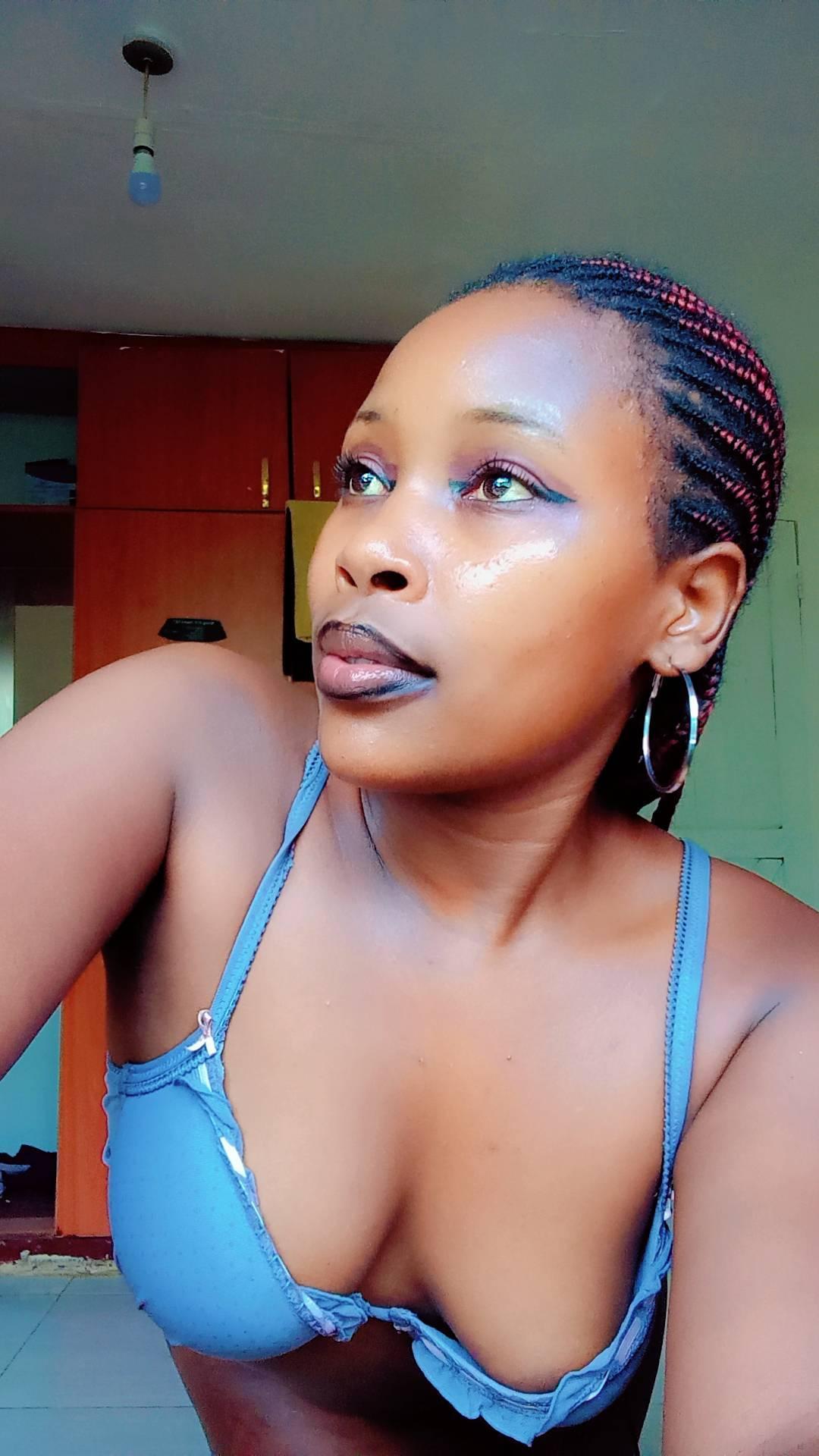 XXJuicyQueenXX live from United States