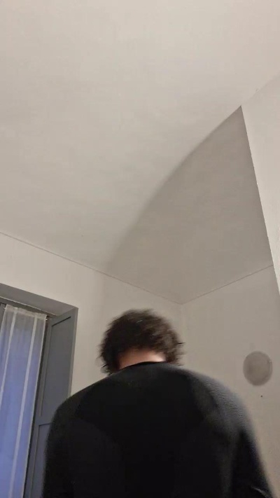 Ylias99 live from Italy