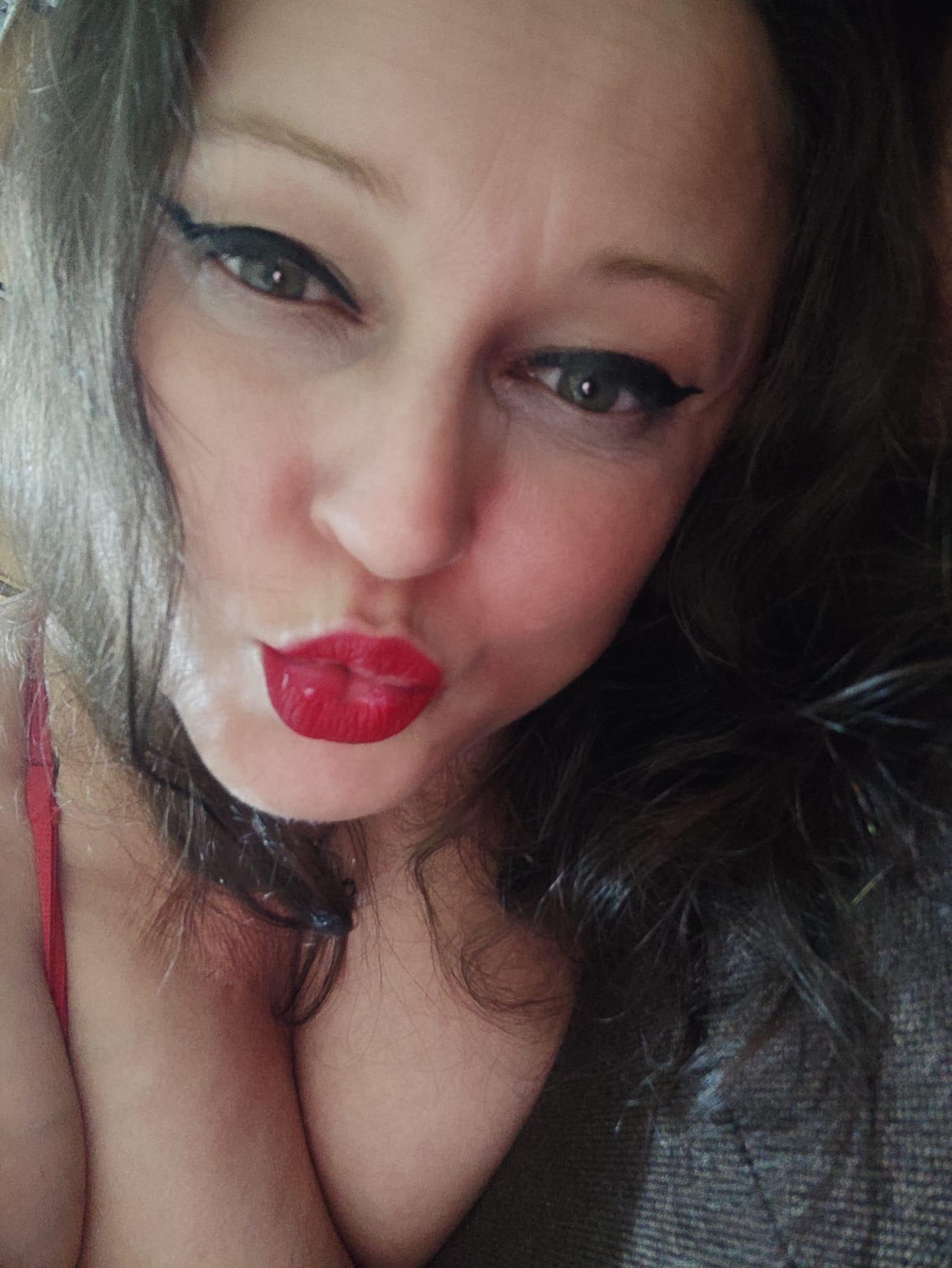 YourhotMery live from France