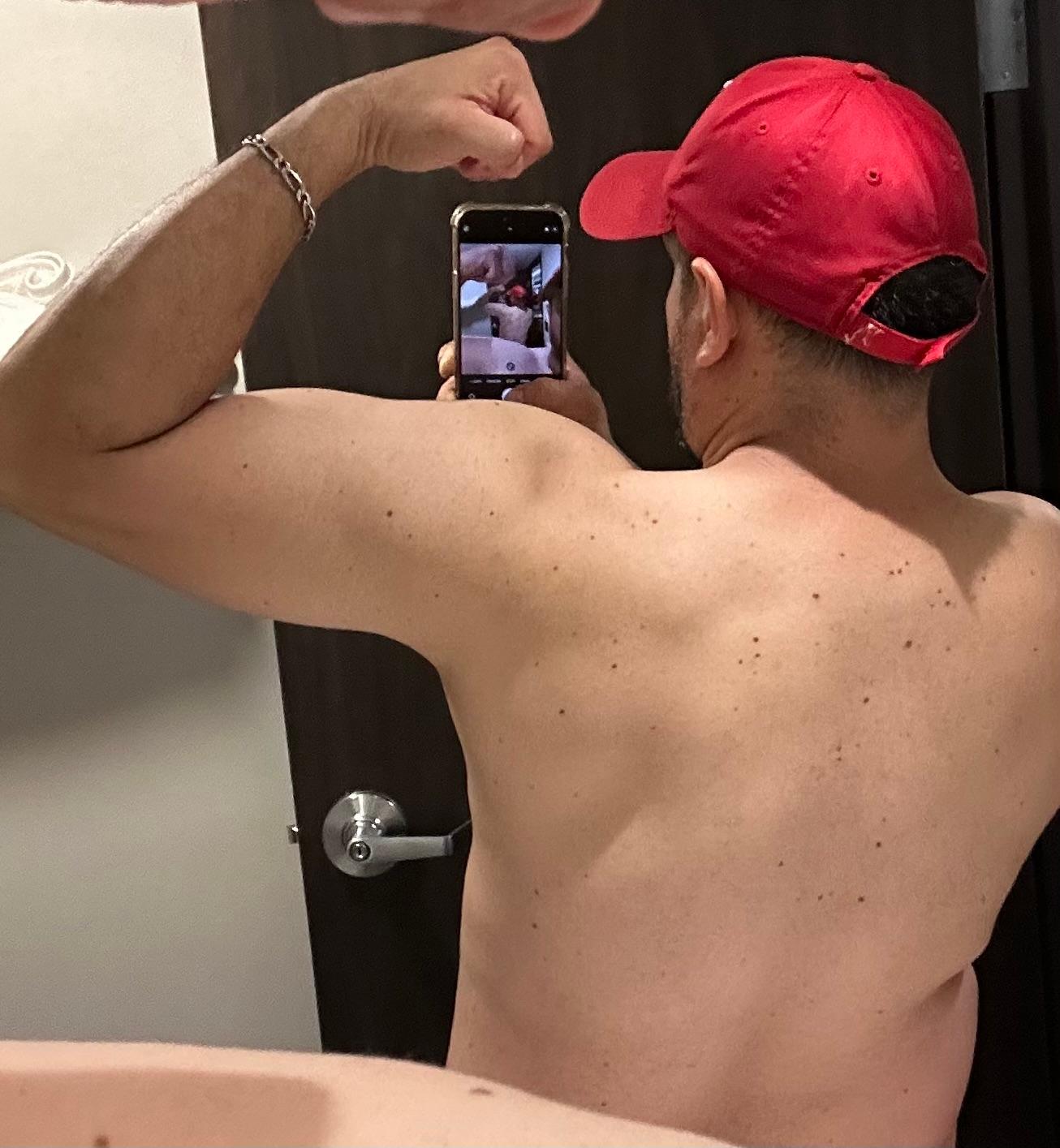 adrianlhot live from Mexico