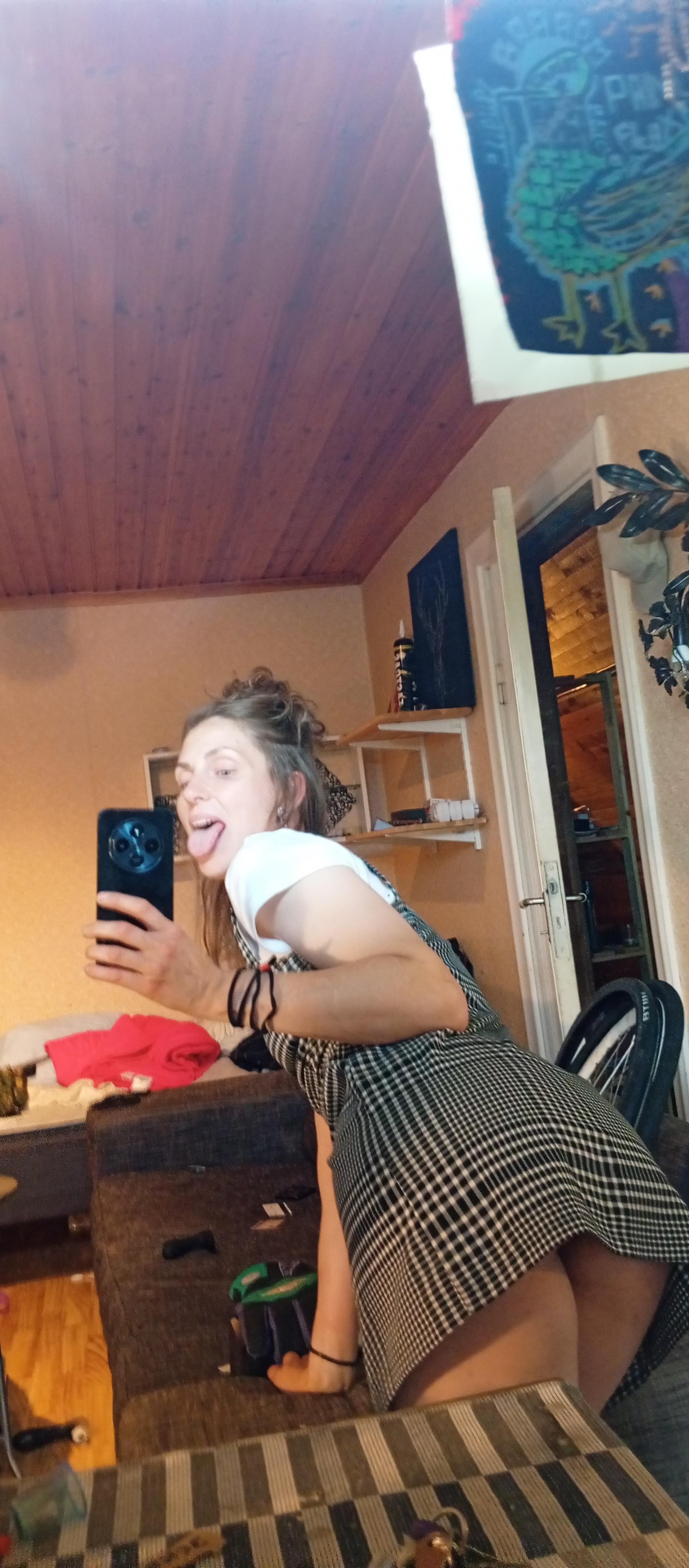 ailieen live from Sweden
